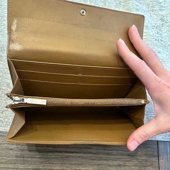 Louis Vuitton Monogram Vernis Patent Leather Sarah Wallet - Picture 7 of 8